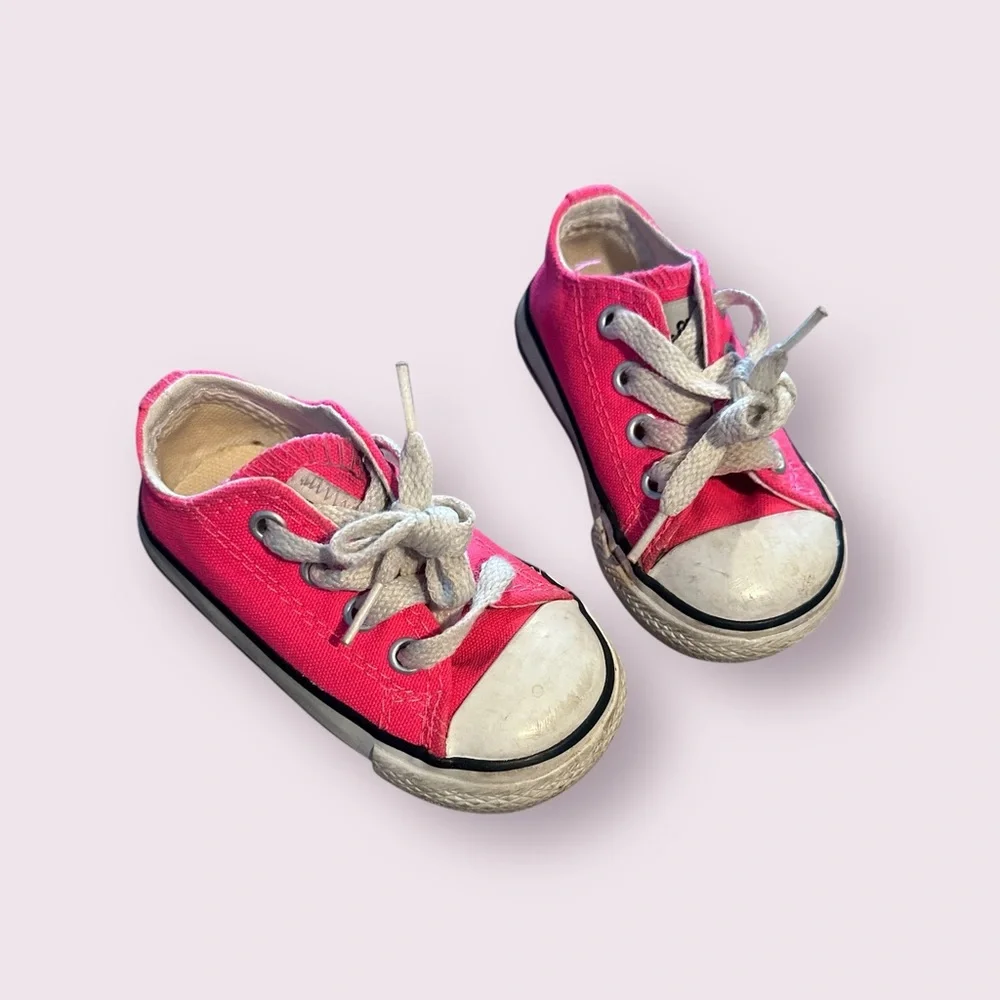 Infant Hot Pink Converse Chuck Taylor All Star Low Top Canvas Sneakers Size 4